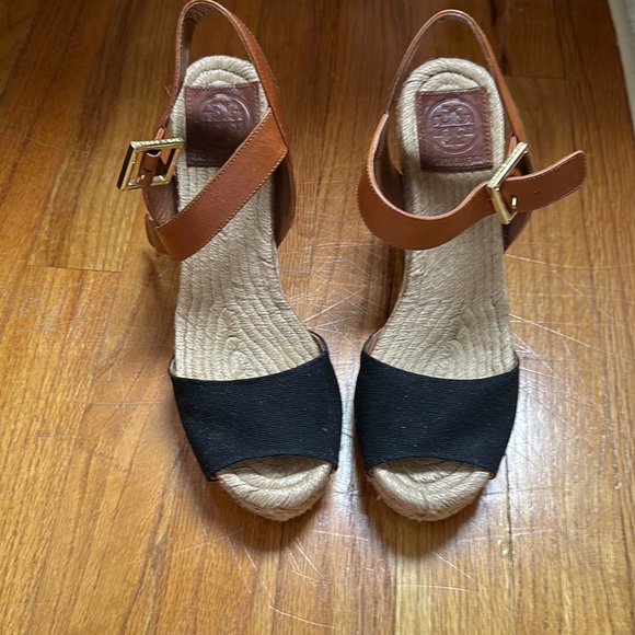 Tory Burch wedge sandals - Picture 1 of 4